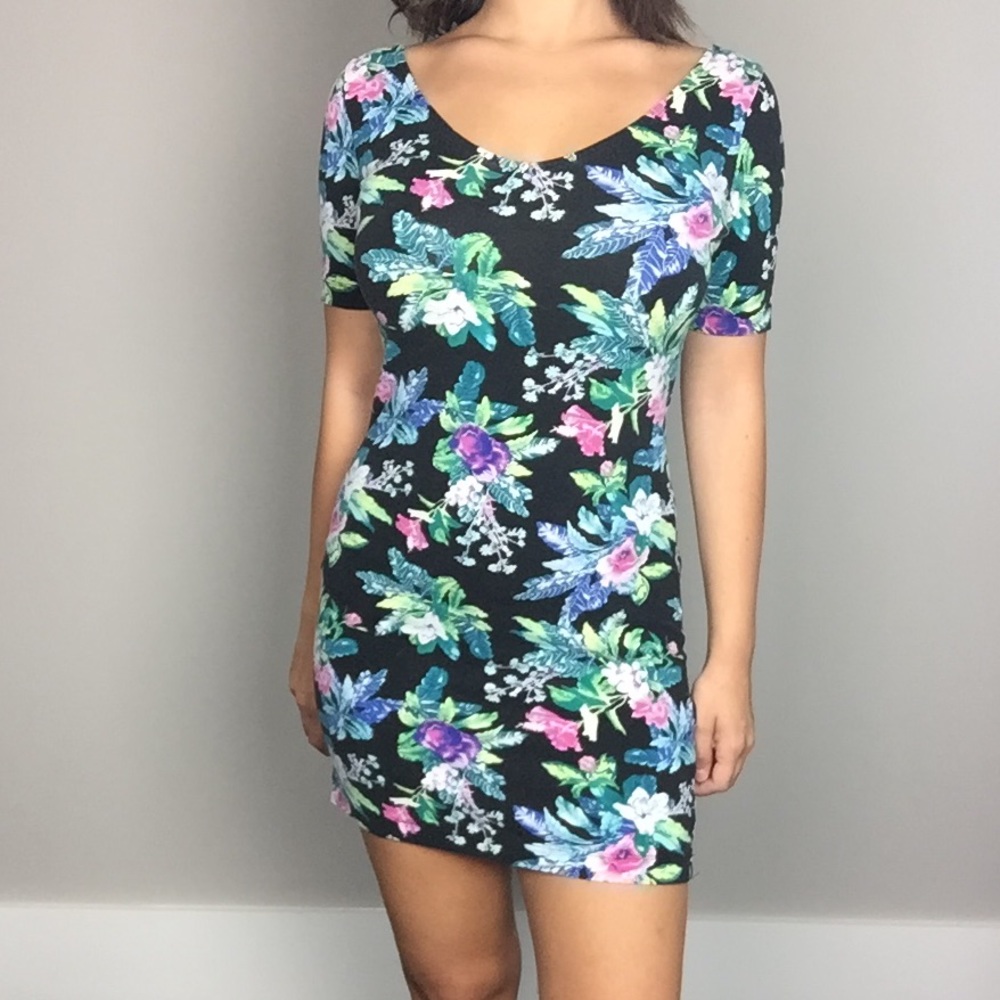 5/$20 Divided Flower Dress